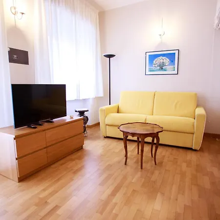 Apartment Sofia House With Private Parking Genoa